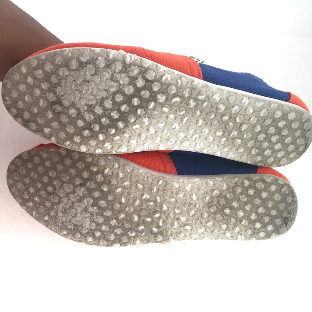 Toms Red and Blue Size 8 W - Picture 6 of 6
